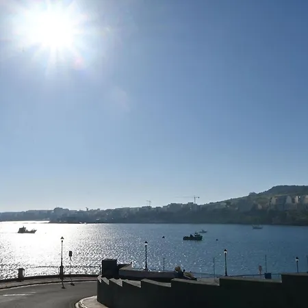 Xemxija Sea-side Maisonette St. Paul's Bay